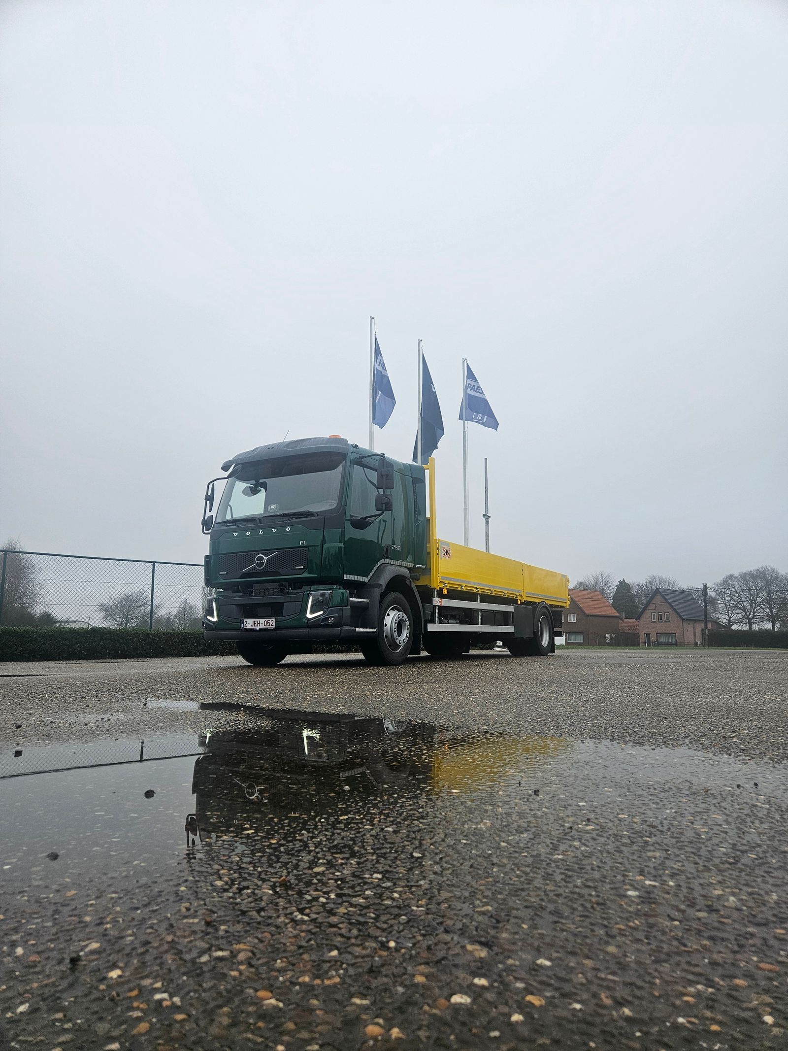 FL250 bakwagen voor Nelis wegenbouw uit Oudsbergen